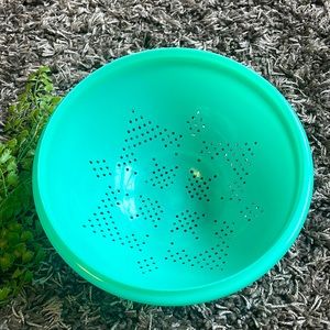 Tupperware Vintage green Jadite strainer bowl